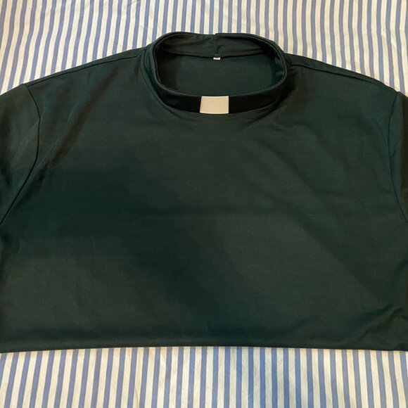 CLERGY / PASTOR DARK GREEN SHORT SLEEVE TSHIRT 2XL - Picture 1 of 3